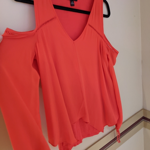 By & By Women's Size Medium Cold Shoulder Sheer Blouse Coral Great4Vacay😎🌞❤️ - Picture 1 of 9